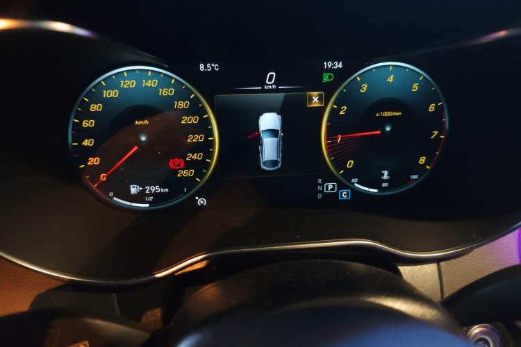 Used Mercedes-Benz GLC Coupe 2022 Refreshed GLC 260 4MATIC Coupe SUV Instrument Cluster