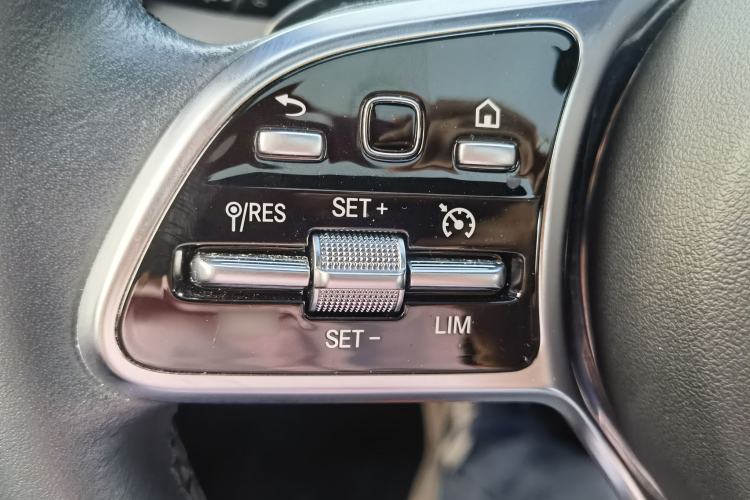 Used Mercedes-Benz GLC Coupe 2022 Refreshed GLC 260 4MATIC Coupe SUV Interior 11