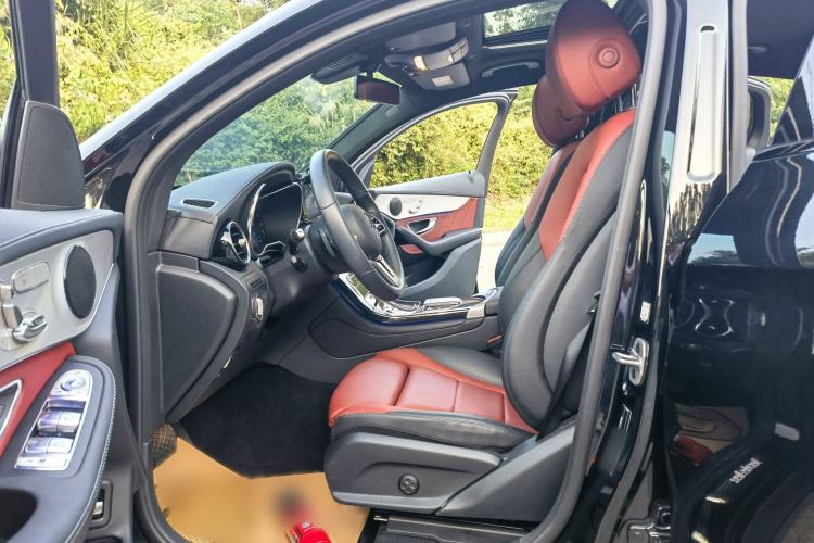 Used Mercedes-Benz GLC Coupe 2022 Refreshed GLC 260 4MATIC Coupe SUV Interior 2
