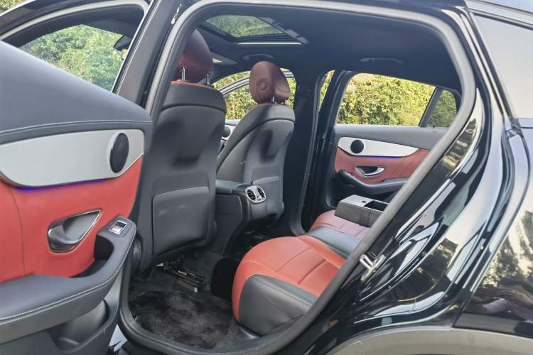 Used Mercedes-Benz GLC Coupe 2022 Refreshed GLC 260 4MATIC Coupe SUV Interior 3