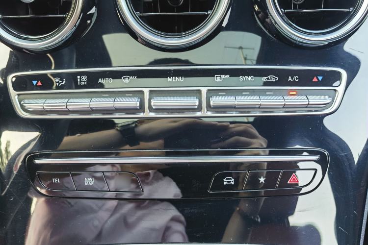 Used Mercedes-Benz GLC Coupe 2022 Refreshed GLC 260 4MATIC Coupe SUV Interior 8