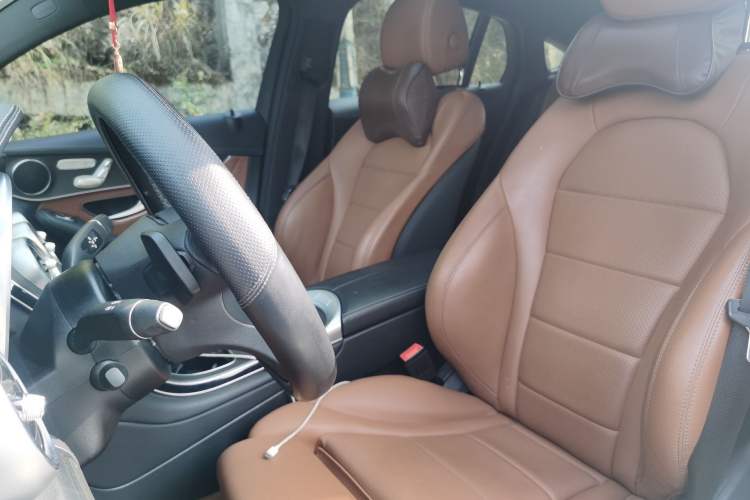 Used Mercedes-Benz GLC Coupe 2022 Refreshed GLC 300 4MATIC Coupe SUV Left Front Seat
