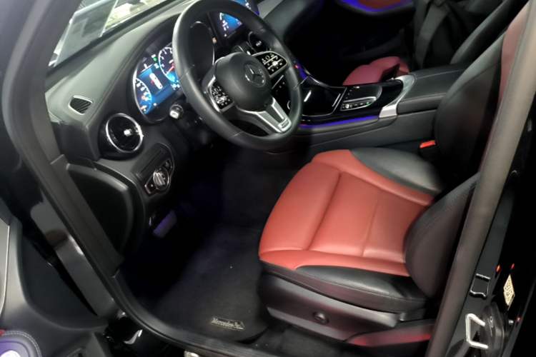 Used Mercedes-Benz GLC Coupe 2022 Refreshed GLC 260 4MATIC Coupe SUV Left Front Seat