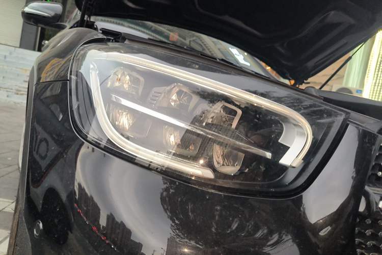 Used Mercedes-Benz GLC Coupe 2022 Refreshed GLC 300 4MATIC Coupe SUV Right Front Headlight