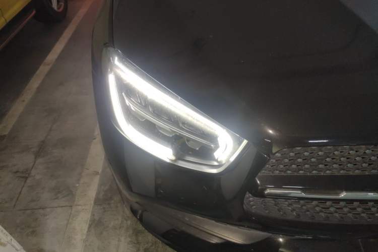 Used Mercedes-Benz GLC Coupe 2022 Refreshed GLC 300 4MATIC Coupe SUV Right Front Headlight