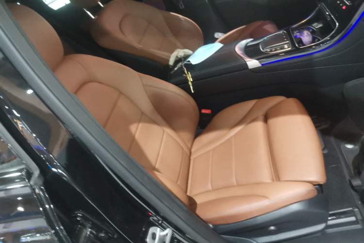 Used Mercedes-Benz GLC Coupe 2022 Refreshed GLC 260 4MATIC Coupe SUV Right Front Seat
