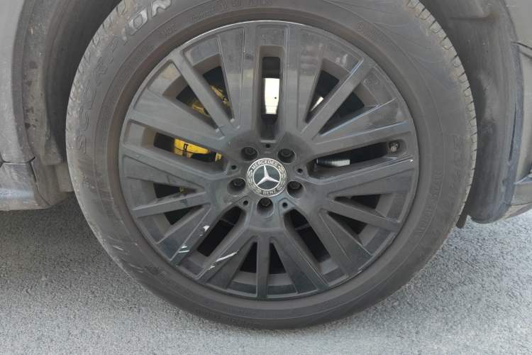 Used Mercedes-Benz GLC Coupe 2022 Refreshed GLC 300 4MATIC Coupe SUV Right Front Wheel Hub