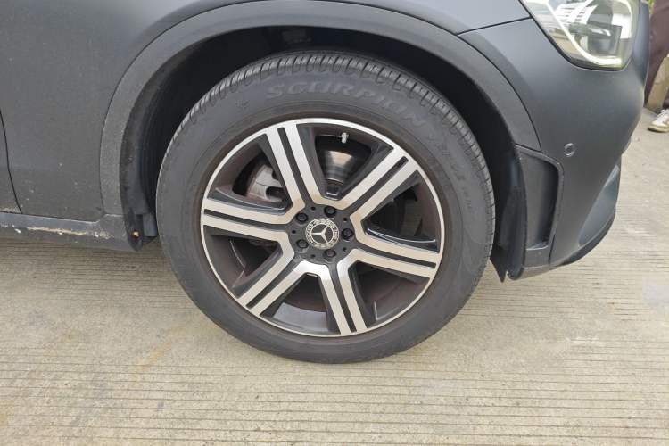 Used Mercedes-Benz GLC Coupe 2022 Refreshed GLC 260 4MATIC Coupe SUV Right Front Wheel Hub