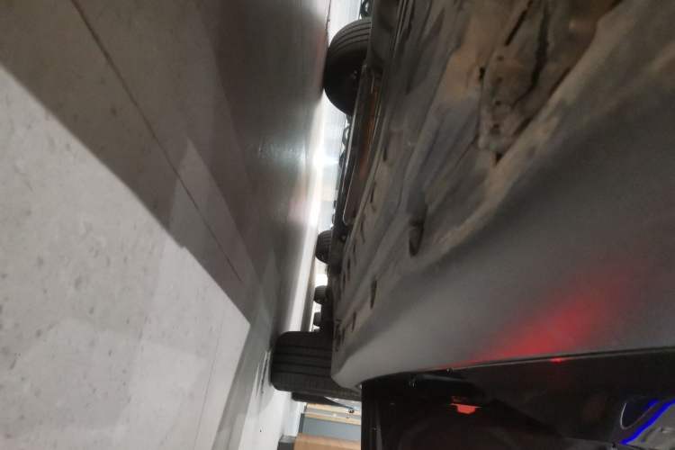 Used Mercedes-Benz GLC Coupe 2022 Refreshed GLC 260 4MATIC Coupe SUV Right Side Sill