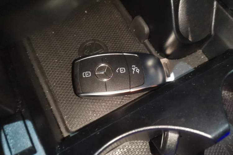 Used Mercedes-Benz GLC Coupe 2022 Refreshed GLC 260 4MATIC Coupe SUV Vehicle Key