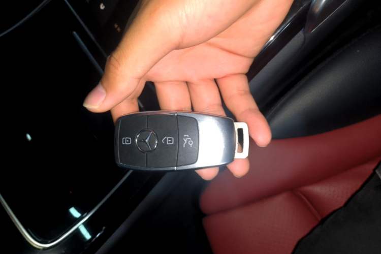 Used Mercedes-Benz GLC Coupe 2022 Refreshed GLC 260 4MATIC Coupe SUV Vehicle Key