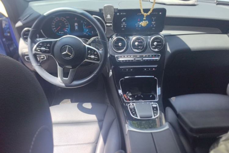 Used Mercedes-Benz GLC Coupe 2022 Refreshed GLC 260 4MATIC Coupe SUV Center Console