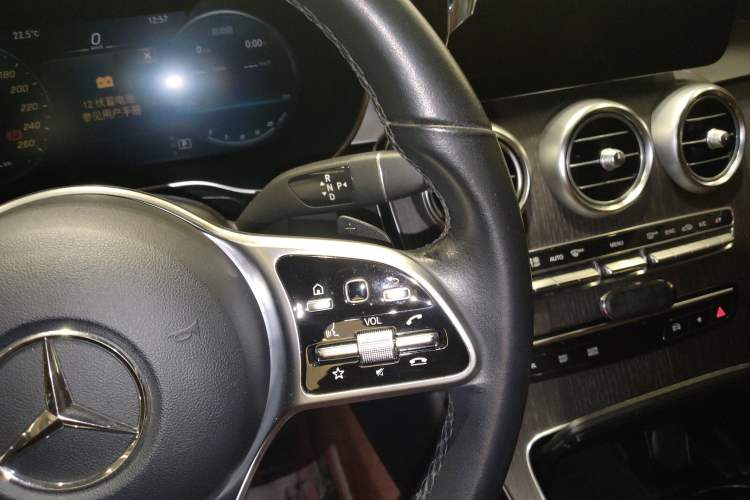 Used Mercedes-Benz GLC Coupe 2022 Refreshed GLC 300 4MATIC Coupe SUV Gear Lever
