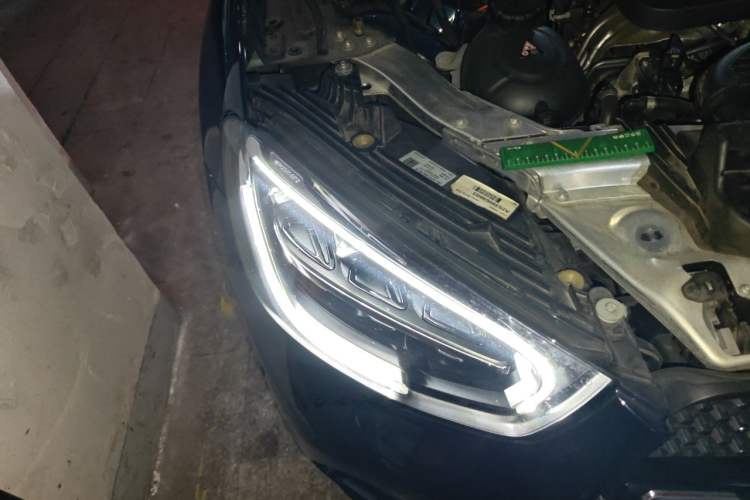Used Mercedes-Benz GLC Coupe 2022 Refreshed GLC 300 4MATIC Coupe SUV Right Front Headlight