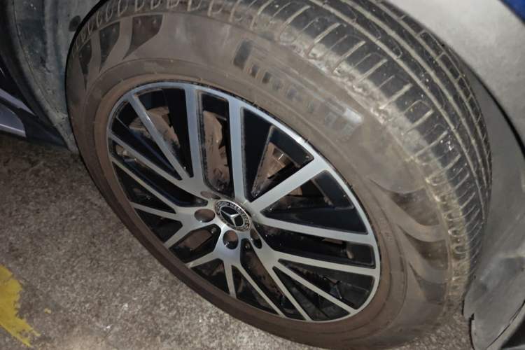 Used Mercedes-Benz GLC Coupe 2022 Refreshed GLC 300 4MATIC Coupe SUV Right Front Wheel Hub