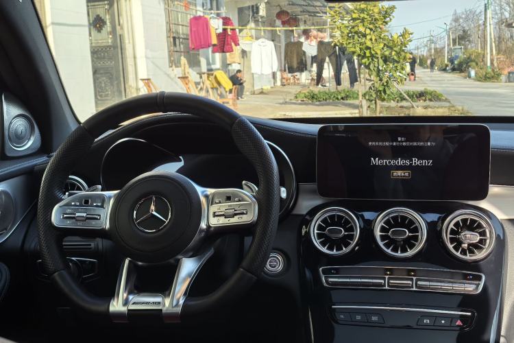 Used Mercedes-Benz GLC Coupe 2022 GLC 260 4MATIC Coupe SUV Interior 3