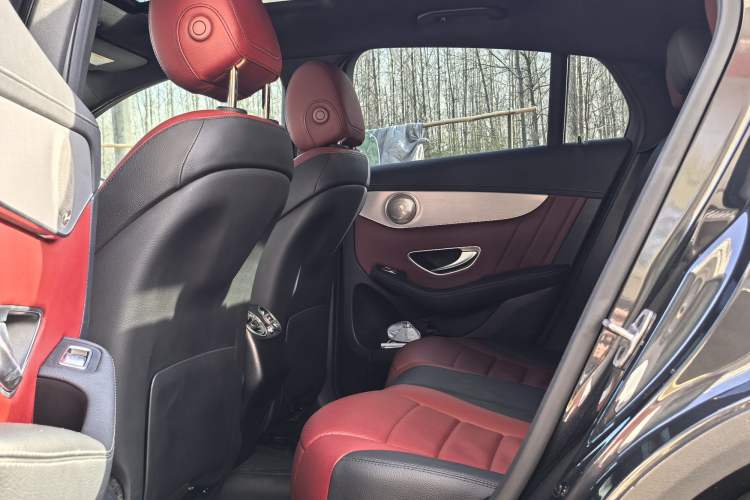 Used Mercedes-Benz GLC Coupe 2022 GLC 260 4MATIC Coupe SUV Interior 5