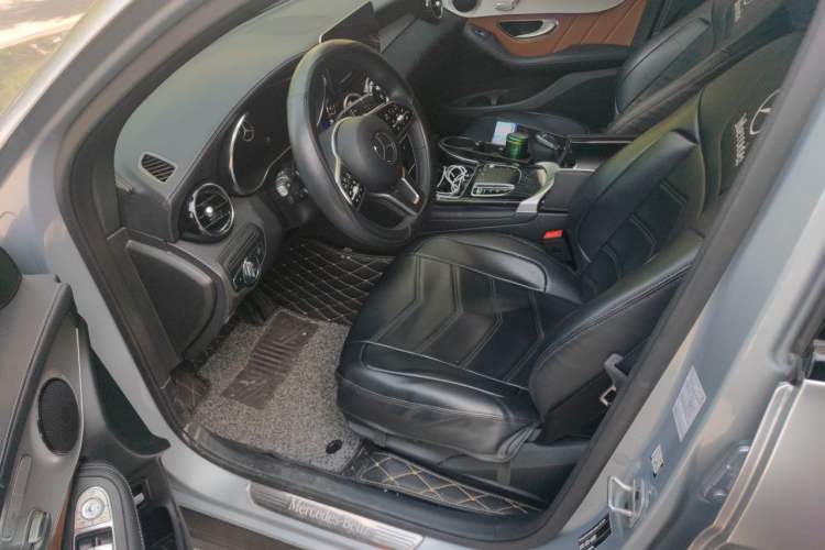 Used Mercedes-Benz GLC Coupe 2022 Refreshed GLC 260 4MATIC Coupe SUV Driver Seat