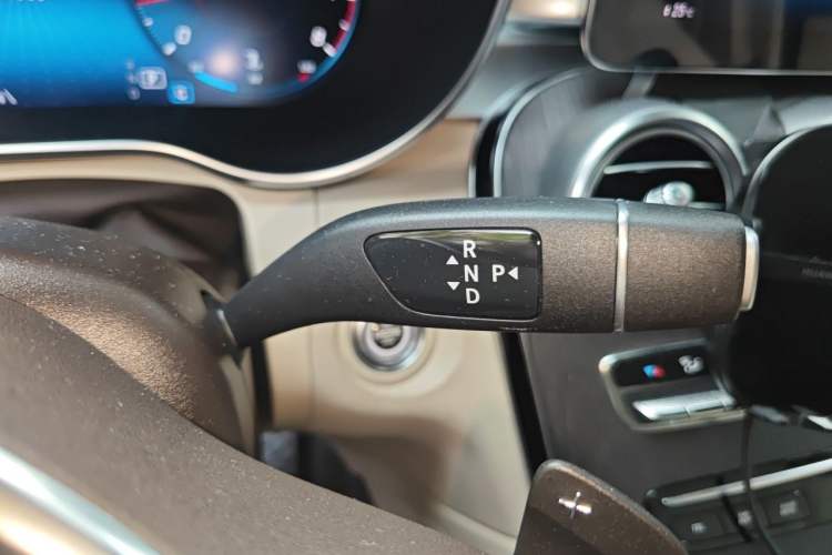 Used Mercedes-Benz GLC Coupe 2022 Refreshed GLC 300 4MATIC Coupe SUV Gear Lever