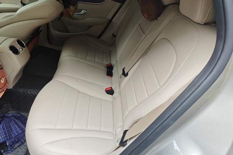 Used Mercedes-Benz GLC Coupe 2022 Refreshed GLC 300 4MATIC Coupe SUV Left Rear Seat