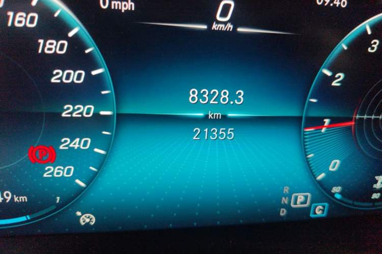 Used Mercedes-Benz GLC Coupe 2022 Refreshed GLC 260 4MATIC Coupe SUV Odometer Close Up