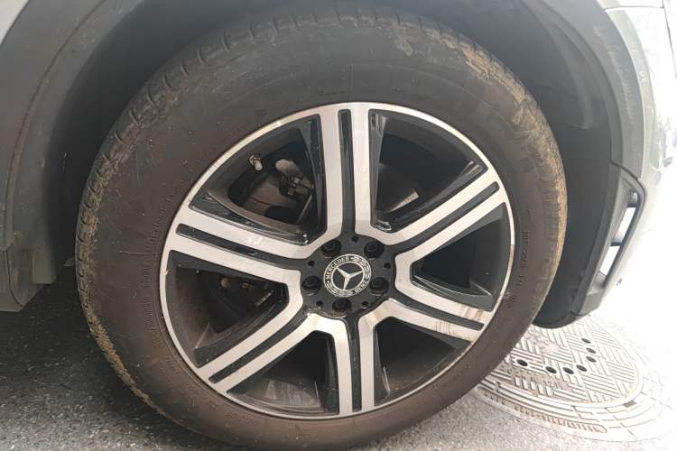 Used Mercedes-Benz GLC Coupe 2022 Refreshed GLC 260 4MATIC Coupe SUV Right Front Wheel Hub