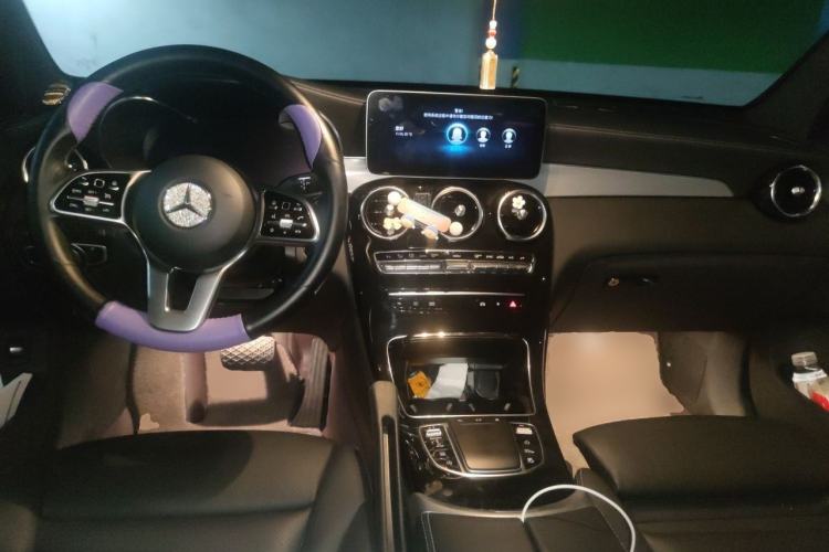 Used Mercedes-Benz GLC Coupe 2022 GLC 260 4MATIC Coupe SUV Center Console