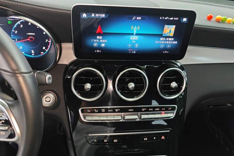 Used Mercedes-Benz GLC Coupe 2022 Refreshed GLC 260 4MATIC Coupe SUV Audio And AC Panel