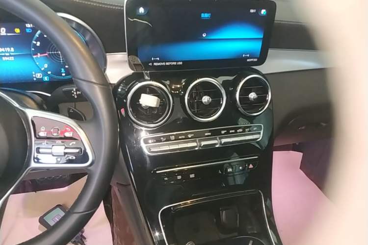 Used Mercedes-Benz GLC Coupe 2022 Refreshed GLC 260 4MATIC Coupe SUV Audio And AC Panel