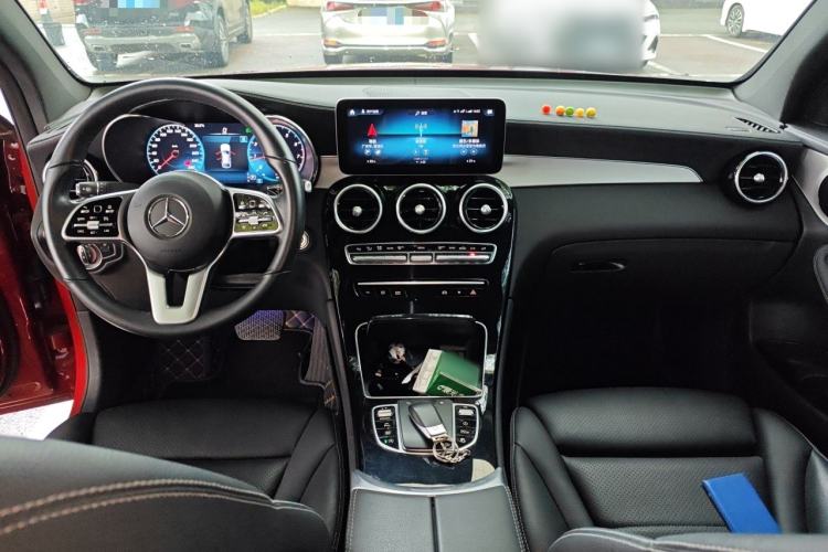 Used Mercedes-Benz GLC Coupe 2022 Refreshed GLC 260 4MATIC Coupe SUV Center Console