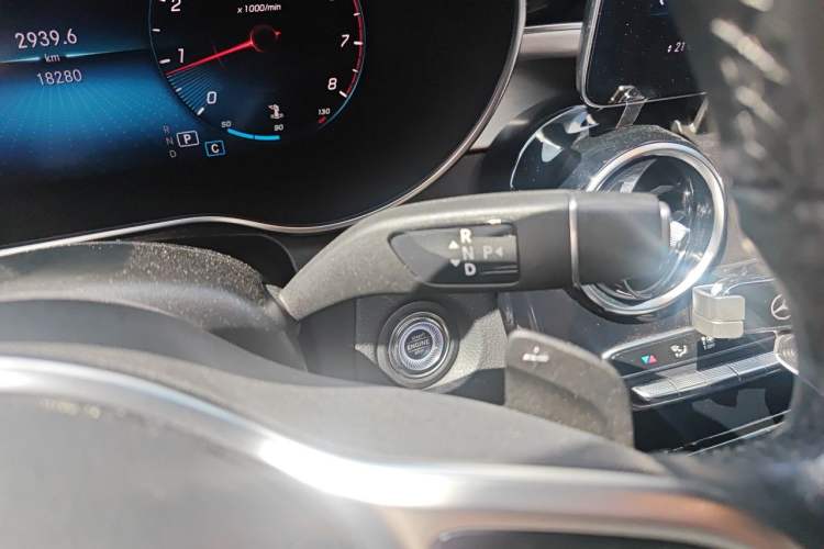 Used Mercedes-Benz GLC Coupe 2022 Refreshed GLC 260 4MATIC Coupe SUV Gear Lever