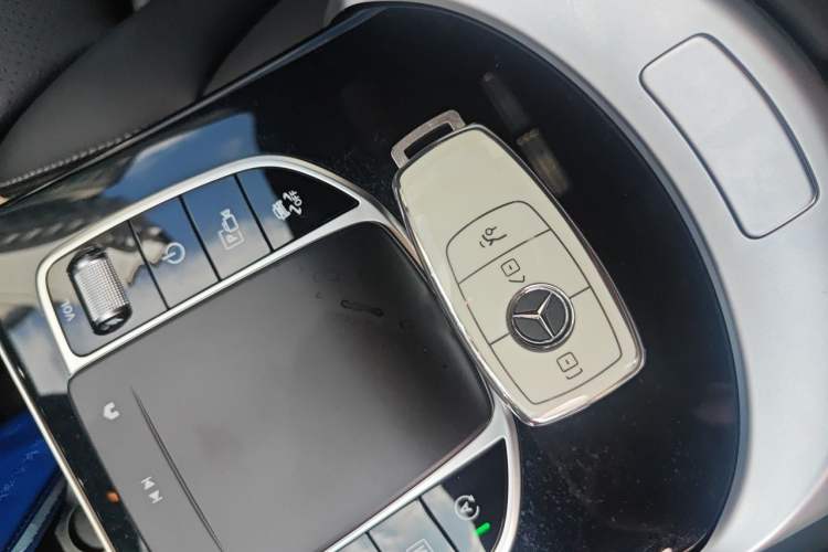 Used Mercedes-Benz GLC Coupe 2022 Refreshed GLC 260 4MATIC Coupe SUV Vehicle Key