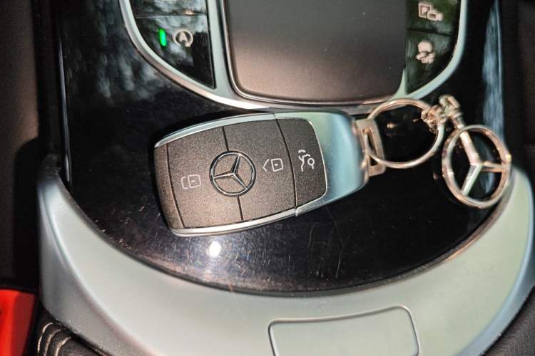 Used Mercedes-Benz GLC Coupe 2022 Refreshed GLC 260 4MATIC Coupe SUV Vehicle Key