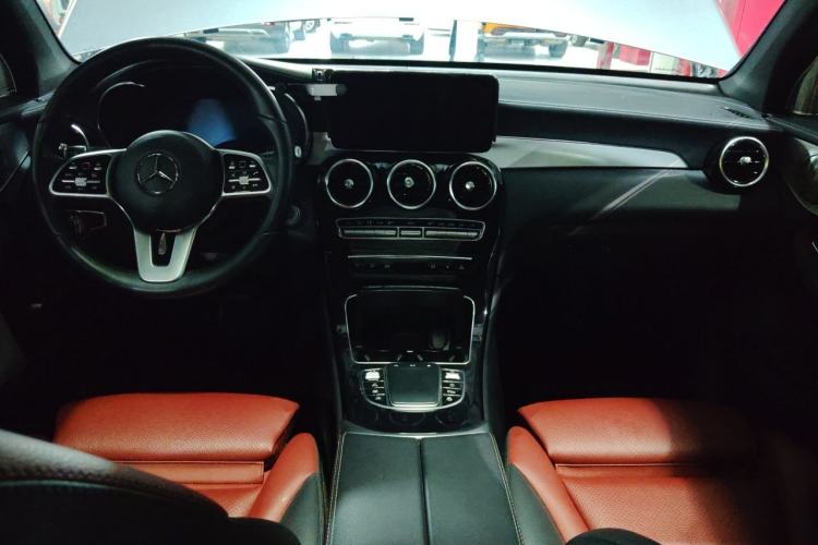 Used Mercedes-Benz GLC Coupe 2022 Refreshed GLC 260 4MATIC Coupe SUV Center Console