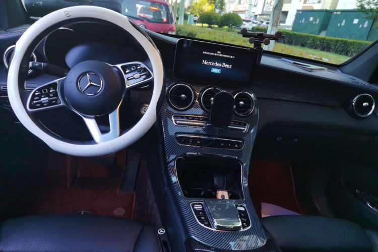 Used Mercedes-Benz GLC Coupe 2022 Refreshed GLC 260 4MATIC Coupe SUV Center Console