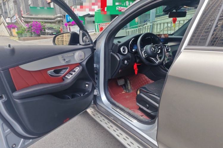 Used Mercedes-Benz GLC Coupe 2022 Refreshed GLC 260 4MATIC Coupe SUV Driver Seat