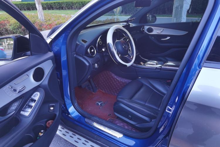 Used Mercedes-Benz GLC Coupe 2022 Refreshed GLC 260 4MATIC Coupe SUV Driver Seat