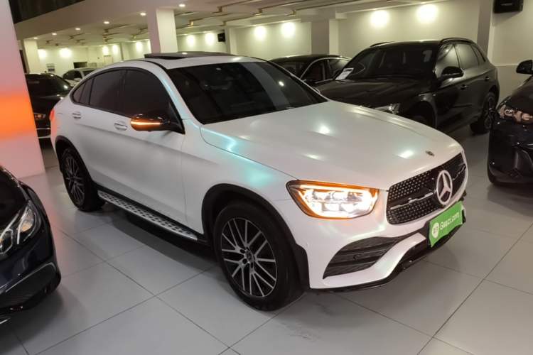 Used Mercedes-Benz GLC Coupe 2022 Refreshed GLC 300 4MATIC Coupe SUV Front Right 45 Deg