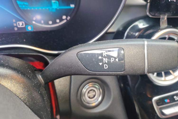 Used Mercedes-Benz GLC Coupe 2022 Refreshed GLC 260 4MATIC Coupe SUV Gear Lever