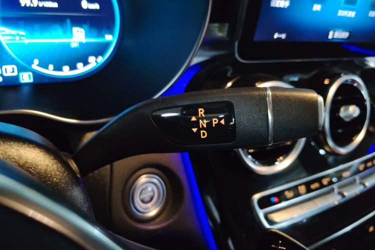 Used Mercedes-Benz GLC Coupe 2022 Refreshed GLC 260 4MATIC Coupe SUV Gear Lever