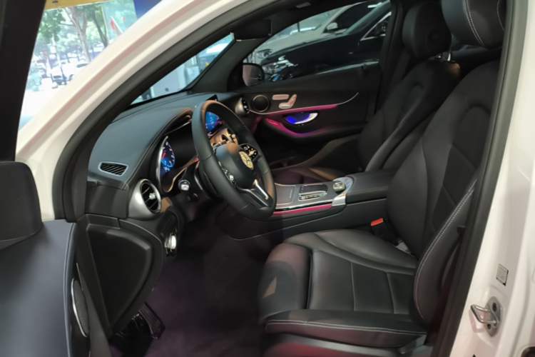Used Mercedes-Benz GLC Coupe 2022 Refreshed GLC 300 4MATIC Coupe SUV Left Front Seat