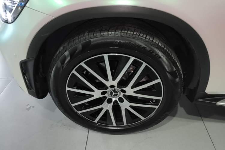 Used Mercedes-Benz GLC Coupe 2022 Refreshed GLC 300 4MATIC Coupe SUV Left Front Wheel Hub