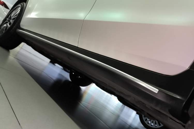 Used Mercedes-Benz GLC Coupe 2022 Refreshed GLC 300 4MATIC Coupe SUV Left Side Sill