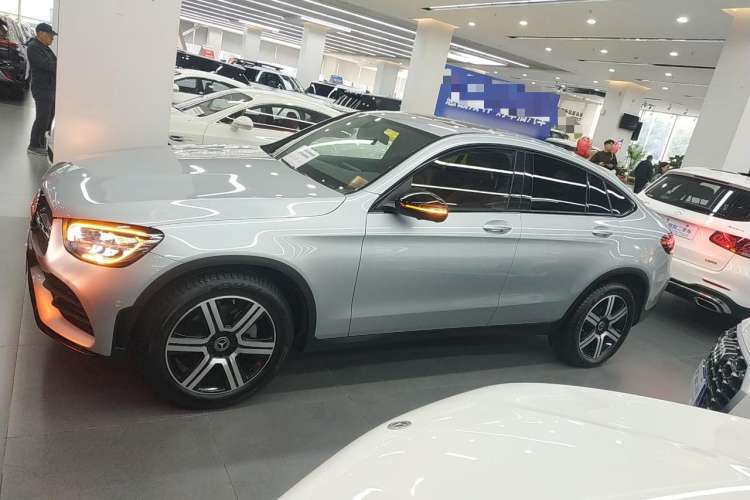 Used Mercedes-Benz GLC Coupe 2022 Refreshed GLC 260 4MATIC Coupe SUV Left Side