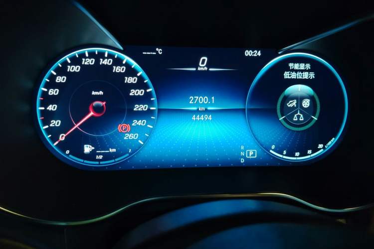 Used Mercedes-Benz GLC Coupe 2022 Refreshed GLC 260 4MATIC Coupe SUV Odometer Close Up