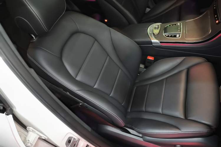 Used Mercedes-Benz GLC Coupe 2022 Refreshed GLC 300 4MATIC Coupe SUV Right Front Seat