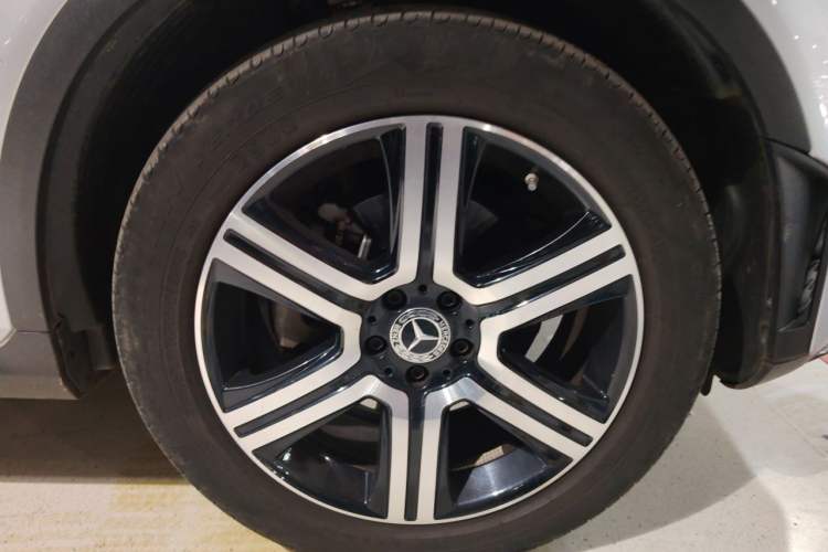 Used Mercedes-Benz GLC Coupe 2022 Refreshed GLC 260 4MATIC Coupe SUV Right Front Wheel Hub
