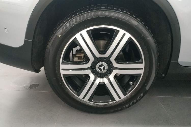 Used Mercedes-Benz GLC Coupe 2022 Refreshed GLC 260 4MATIC Coupe SUV Right Rear Wheel Hub