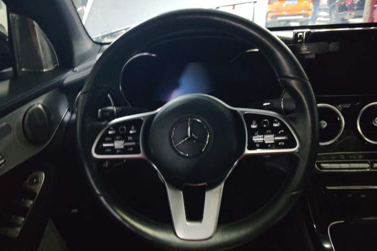 Used Mercedes-Benz GLC Coupe 2022 Refreshed GLC 260 4MATIC Coupe SUV Steering Wheel