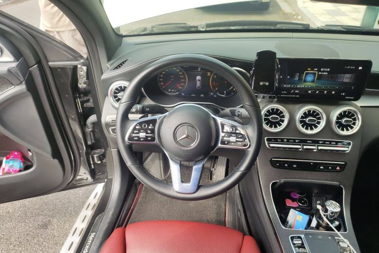 Used Mercedes-Benz GLC Coupe 2022 Refreshed GLC 300 4MATIC Coupe SUV Steering Wheel